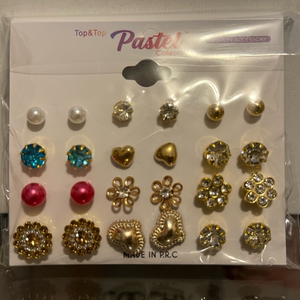 Stylish Stud Earring Set with Gold Accents - Picture 6 of 8